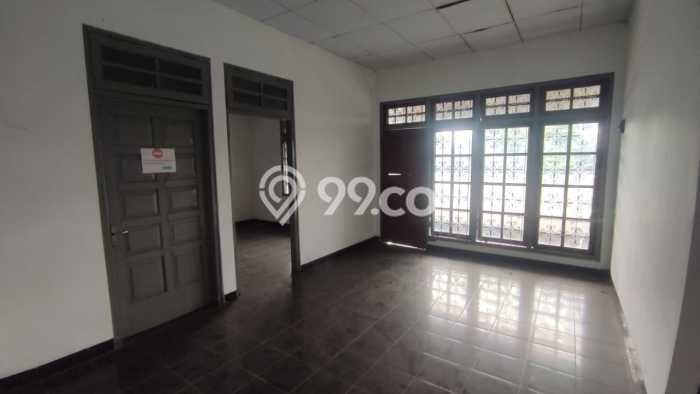 Unit Komersial Dijual di Yogyakarta LT 161m2 & LB 200m2 Unit Komersial Dijual di Yogyakarta LT 161m2 & LB 200m2