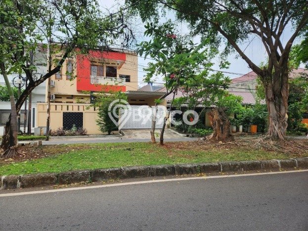 Rumah Mewah Siap Huni LT 239m2 di Duren Sawit, Jakarta Timur Rumah Mewah Siap Huni LT 239m2 di Duren Sawit, Jakarta Timur