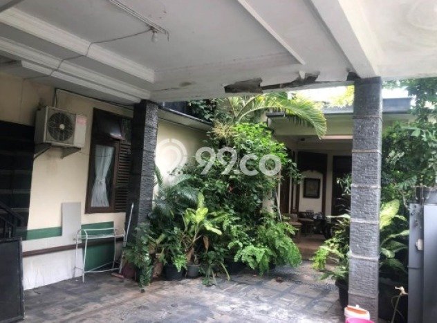 Rumah Luas Asri 4 KT Siap Pakai di Petukangan Jakarta Selatan Rumah Luas Asri 4 KT Siap Pakai di Petukangan Jakarta Selatan