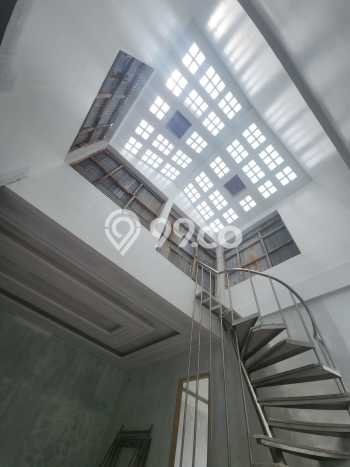 Hunian Elit LB 500m2 Siap Pakai Desain Elegan di Puri Indah, Jakarta Barat Hunian Elit LB 500m2 Siap Pakai Desain Elegan di Puri Indah, Jakarta Barat