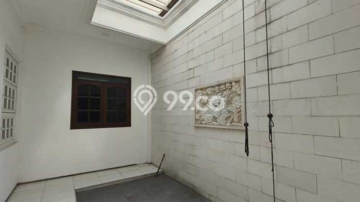 Lokasi terbaik! Rumah siap huni disewakan di Duren Sawit LB 375m2 Lokasi terbaik! Rumah siap huni disewakan di Duren Sawit LB 375m2