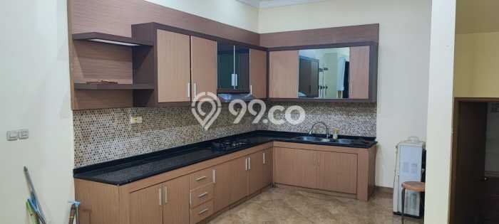 Siap Huni Rumah Mewah 6 Kamar di Kelapa Gading Dekat ke Mana Pun Siap Huni Rumah Mewah 6 Kamar di Kelapa Gading Dekat ke Mana Pun