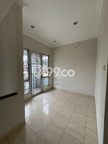 Dijual Hunian Rumah Terawat 4 Kamar di Kota Wisata, Bogor Dijual Hunian Rumah Terawat 4 Kamar di Kota Wisata, Bogor
