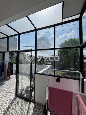 Rumah Luxury Modern Tanpa Renovasi di Bojong Sari Depok Rumah Luxury Modern Tanpa Renovasi di Bojong Sari Depok