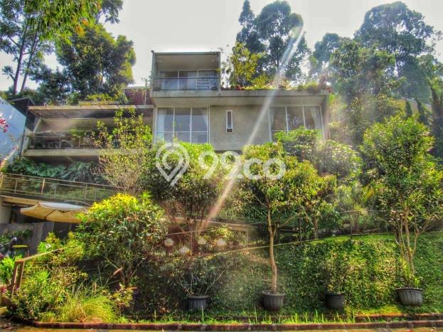 Rumah Elit Modern Tanpa Renovasi di Dago Bandung Rumah Elit Modern Tanpa Renovasi di Dago Bandung