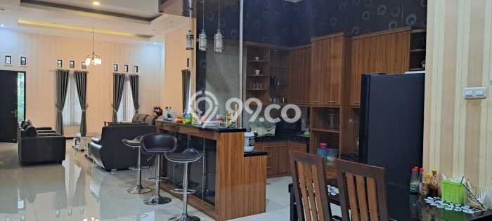 For Sale! Luxury House LT 820m2 Desain Modern di Malang Kota For Sale! Luxury House LT 820m2 Desain Modern di Malang Kota