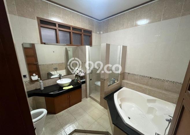 Rumah Elit Modern Tanpa Renovasi di Bandung Kota Bandung Rumah Elit Modern Tanpa Renovasi di Bandung Kota Bandung