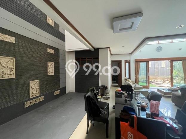 Rumah Elit Modern Tanpa Renovasi di Bandung Kota Bandung Rumah Elit Modern Tanpa Renovasi di Bandung Kota Bandung