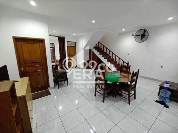 Rumah Mewah Dijual LT 212m2 di Ciputat, Tangerang Selatan Rumah Mewah Dijual LT 212m2 di Ciputat, Tangerang Selatan