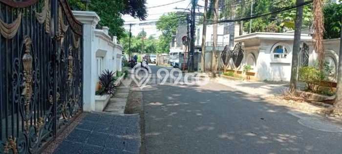 Dijual Rumah Premium dengan Fasilitas Sekitar Komplit di Cilandak, Jakarta Selatan Dijual Rumah Premium dengan Fasilitas Sekitar Komplit di Cilandak, Jakarta Selatan