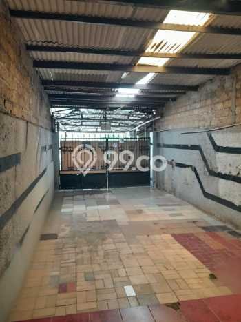 Rumah Luas Asri 7 KT Siap Pakai di Meruya Jakarta Barat Rumah Luas Asri 7 KT Siap Pakai di Meruya Jakarta Barat