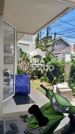 Rumah Mewah LB 200m2 Siap Pakai Desain Elegan di Meruya, Jakarta Barat Rumah Mewah LB 200m2 Siap Pakai Desain Elegan di Meruya, Jakarta Barat