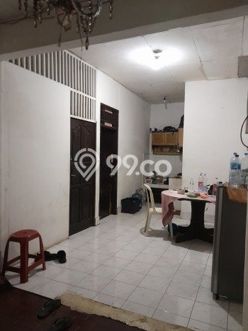 Rumah Luas Asri 7 KT Siap Pakai di Meruya Jakarta Barat Rumah Luas Asri 7 KT Siap Pakai di Meruya Jakarta Barat