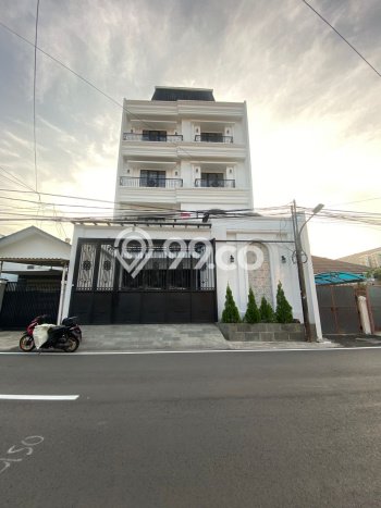 Hunian Elit LB 1300m2 Siap Huni Desain Elegan di Sunter, Jakarta Utara Hunian Elit LB 1300m2 Siap Huni Desain Elegan di Sunter, Jakarta Utara
