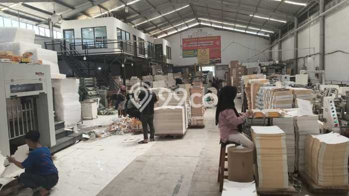 Unit Gudang Disewa Lokasi Dayeuhkolot, Bandung Spesifikasi Luas Bangunan 1690m2 Unit Gudang Disewa Lokasi Dayeuhkolot, Bandung Spesifikasi Luas Bangunan 1690m2
