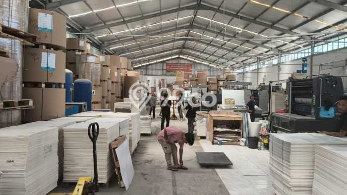 Unit Gudang Disewa Lokasi Dayeuhkolot, Bandung Spesifikasi Luas Bangunan 1690m2 Unit Gudang Disewa Lokasi Dayeuhkolot, Bandung Spesifikasi Luas Bangunan 1690m2