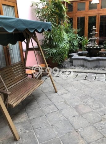 Ready to Use! Premium House LT 1124m2 Desain Elegan di Kemang Ready to Use! Premium House LT 1124m2 Desain Elegan di Kemang