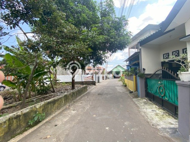 Tanah Dijual Area Strategis di Condong Catur Sleman 121m2 Tanah Dijual Area Strategis di Condong Catur Sleman 121m2