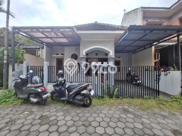 Dijual Rumah Strategis Bagus Punya 3 KT di Condong Catur Sleman SHM Dijual Rumah Strategis Bagus Punya 3 KT di Condong Catur Sleman SHM
