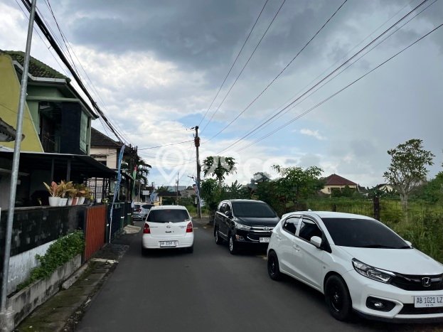 Dijual Rumah Strategis Bagus Punya 4 KT di Condong Catur Sleman SHM Dijual Rumah Strategis Bagus Punya 4 KT di Condong Catur Sleman SHM