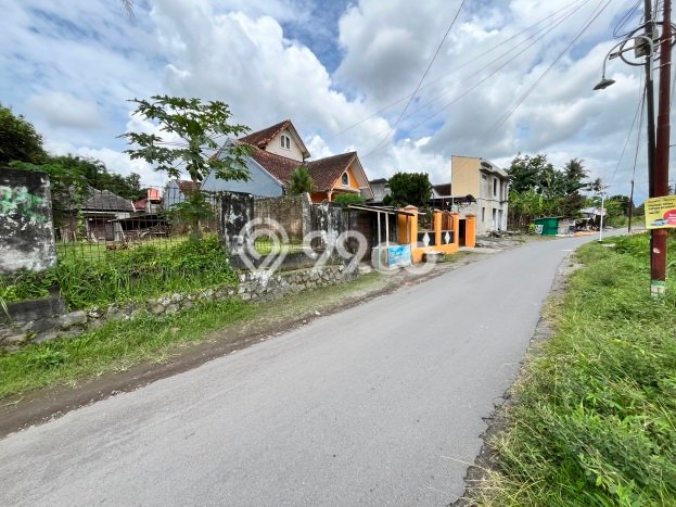 Untuk Dijual Tanah di Ngaglik Sleman Luas 280m2 SHM Untuk Dijual Tanah di Ngaglik Sleman Luas 280m2 SHM