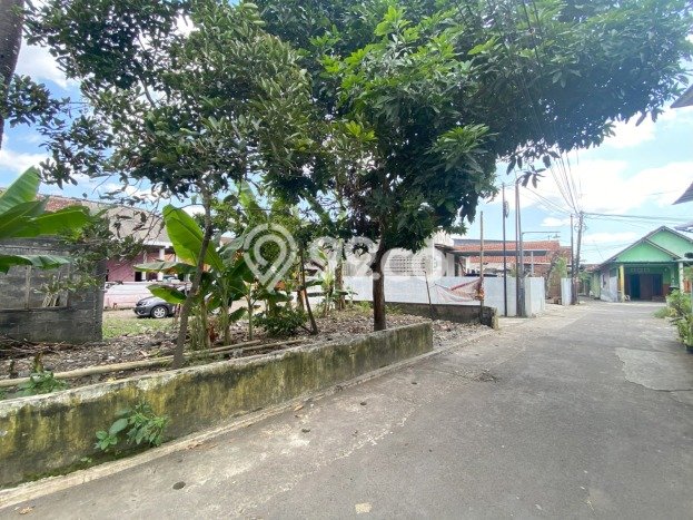 Tanah Dijual Area Strategis di Condong Catur Sleman 121m2 Tanah Dijual Area Strategis di Condong Catur Sleman 121m2