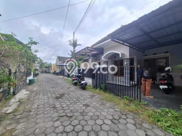 Dijual Rumah Strategis Bagus Punya 3 KT di Condong Catur Sleman SHM Dijual Rumah Strategis Bagus Punya 3 KT di Condong Catur Sleman SHM