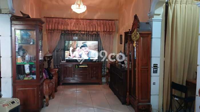 Rumah Strategis Modern Lb 180m2 di Ciputat, Tangerang Selatan Rumah Strategis Modern Lb 180m2 di Ciputat, Tangerang Selatan