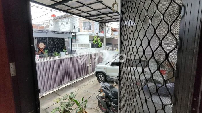 Siap Huni Hunian Elit 4 Kamar di Tebet Dekat ke Mana Saja Siap Huni Hunian Elit 4 Kamar di Tebet Dekat ke Mana Saja