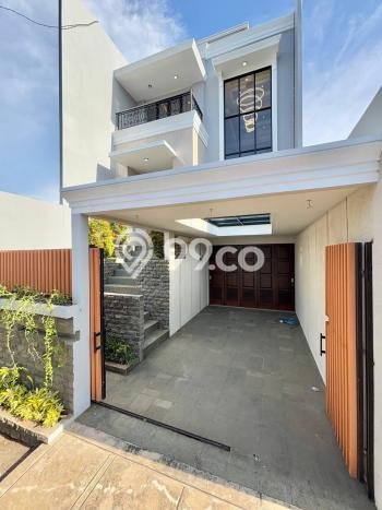 Siap Huni Rumah Mewah 5 Kamar di Jagakarsa Dekat ke Mana Pun Siap Huni Rumah Mewah 5 Kamar di Jagakarsa Dekat ke Mana Pun
