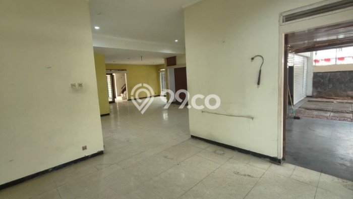 Rumah Bagus Siap Pakai Di Tebet Luas 300m2 Lokasi Strategis Rumah Bagus Siap Pakai Di Tebet Luas 300m2 Lokasi Strategis