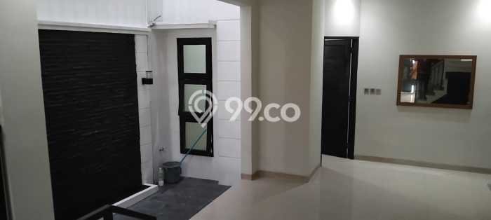 Disewakan Rumah Konsep Modern di Tebet Jakarta Selatan dengan 5 KT Disewakan Rumah Konsep Modern di Tebet Jakarta Selatan dengan 5 KT