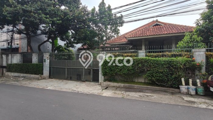 Rumah Elit Modern Tanpa Renovasi di Cipete Jakarta Selatan Rumah Elit Modern Tanpa Renovasi di Cipete Jakarta Selatan