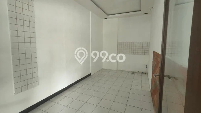 Unit Komersial Paling Strategis di Tebet Jakarta Selatan dengan LB 45m2 Unit Komersial Paling Strategis di Tebet Jakarta Selatan dengan LB 45m2