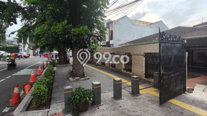 Rumah Bagus Siap Pakai Di Tebet Luas 300m2 Lokasi Strategis Rumah Bagus Siap Pakai Di Tebet Luas 300m2 Lokasi Strategis