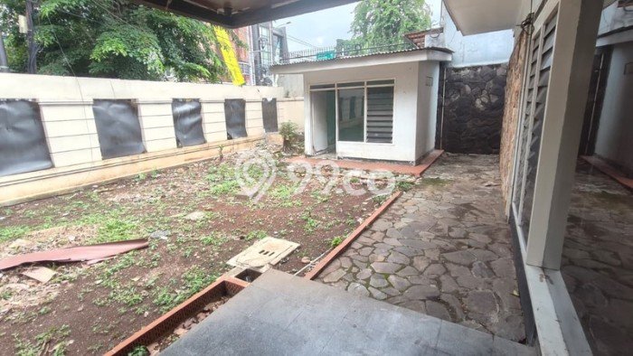 Rumah Bagus Siap Pakai Di Tebet Luas 300m2 Lokasi Strategis Rumah Bagus Siap Pakai Di Tebet Luas 300m2 Lokasi Strategis
