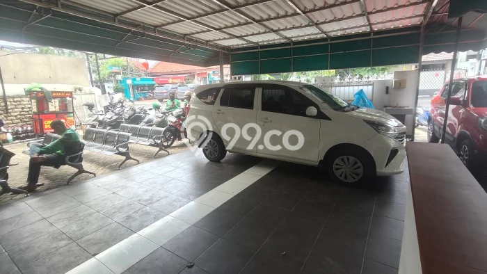 Unit Komersial Paling Strategis di Tebet Jakarta Selatan dengan LB 45m2 Unit Komersial Paling Strategis di Tebet Jakarta Selatan dengan LB 45m2