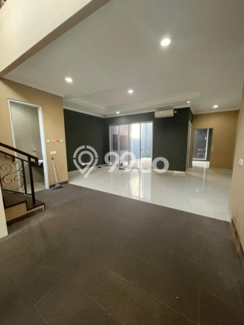 Disewakan Rumah Harga Terjangkau di BSD Green Wich Tangerang Punya 4 Kamar Tidur Disewakan Rumah Harga Terjangkau di BSD Green Wich Tangerang Punya 4 Kamar Tidur