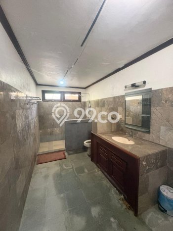 LOKASI TERBAIK! Vila Kawasan , Area 500m2m², Lingkungan Tenang dan aman LOKASI TERBAIK! Vila Kawasan , Area 500m2m², Lingkungan Tenang dan aman