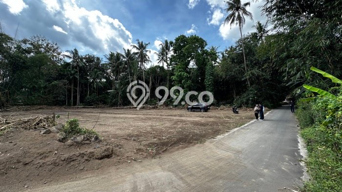 AREA PROSPEKTIF! Tanah di Sleman, Luas 94m2m², Akses Transportasi AREA PROSPEKTIF! Tanah di Sleman, Luas 94m2m², Akses Transportasi