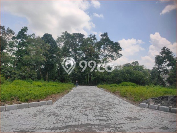 Lahan Strategis di Kalasan Dijual dengan Luas 119m2 Lahan Strategis di Kalasan Dijual dengan Luas 119m2
