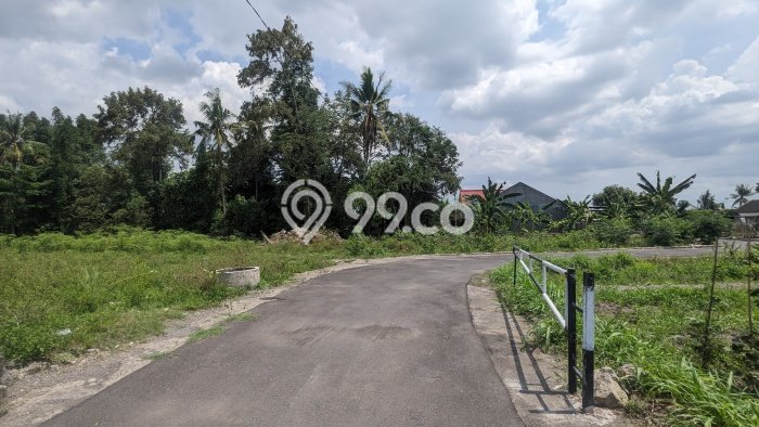 Dijual Tanah Kawasan Bisnis di , Luas 100m2m², Ideal untuk Investasi Dijual Tanah Kawasan Bisnis di , Luas 100m2m², Ideal untuk Investasi
