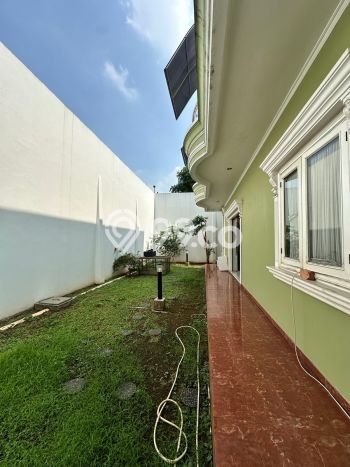 Rumah Elit Modern Tanpa Renovasi di Intercon Jakarta Barat Rumah Elit Modern Tanpa Renovasi di Intercon Jakarta Barat