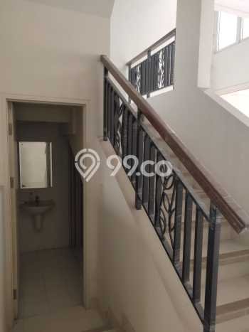 Rumah Luxury Modern Tanpa Renovasi di Gading Serpong Tangerang Rumah Luxury Modern Tanpa Renovasi di Gading Serpong Tangerang