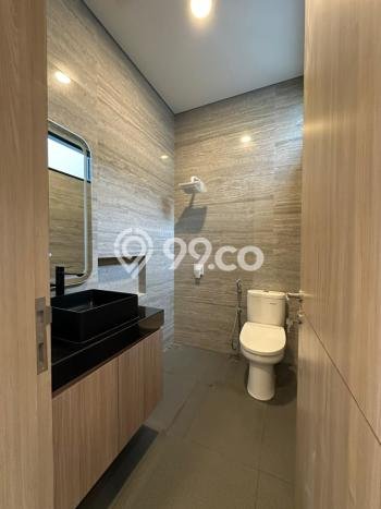 Dijual Rumah Luas Megah Dengan View Cantik di Permata Buana, Jakarta Barat Dijual Rumah Luas Megah Dengan View Cantik di Permata Buana, Jakarta Barat