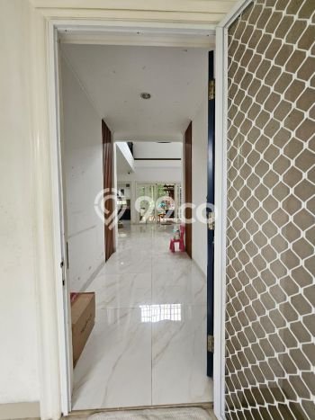 Rumah Elit LB 300m2 Siap Pakai Desain Elegan di Jatimelati, Bekasi Rumah Elit LB 300m2 Siap Pakai Desain Elegan di Jatimelati, Bekasi