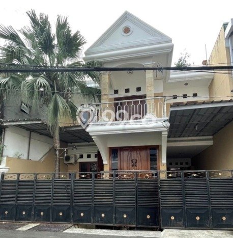 Jual Rumah Minimalis Bagus Punya 4 KT di Kebayoran Lama Jakarta Selatan - Jual Rumah Minimalis Bagus Punya 4 KT di Kebayoran Lama Jakarta Selatan -