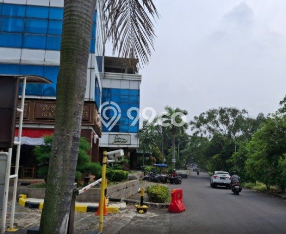 Ruko Dijual di Prime Area Jakarta Barat Luas 200m2 Ruko Dijual di Prime Area Jakarta Barat Luas 200m2