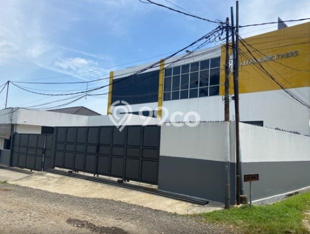 Area Ramai! Gudang Dijual di Ciomas untuk Bisnis Luas Bangunan 500m2 Area Ramai! Gudang Dijual di Ciomas untuk Bisnis Luas Bangunan 500m2