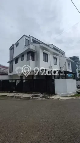 Rumah Modern Cantik 4 KT Siap Huni di Pasar Minggu Rumah Modern Cantik 4 KT Siap Huni di Pasar Minggu